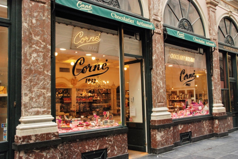 ecommerce-LE REVEST LES EAUX-min_chocolate_chocolaterie_shop_luxury_chic_gallery_brussels_belgium-558146